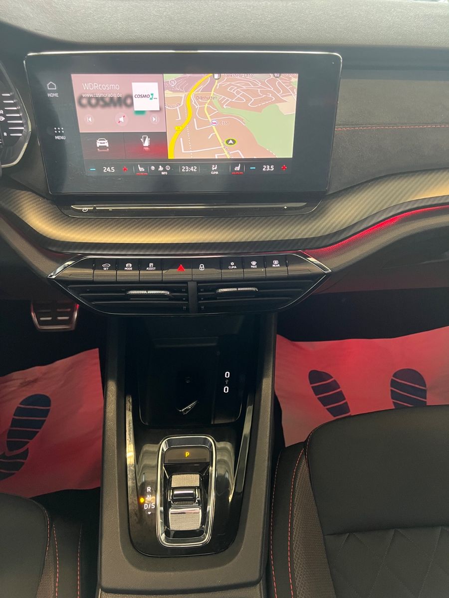 Fahrzeugabbildung SKODA Octavia Combi RS *HEAD*ACC*KAMERA*LED*VIRTUAL*