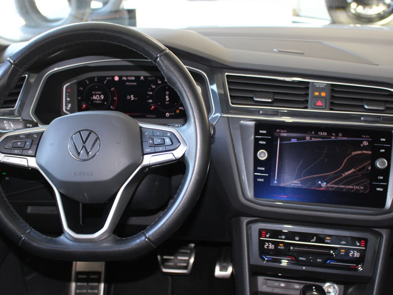 Fahrzeugabbildung Volkswagen Tiguan 1.5 TSI United DSG AHK/CAM/ACC/Navi