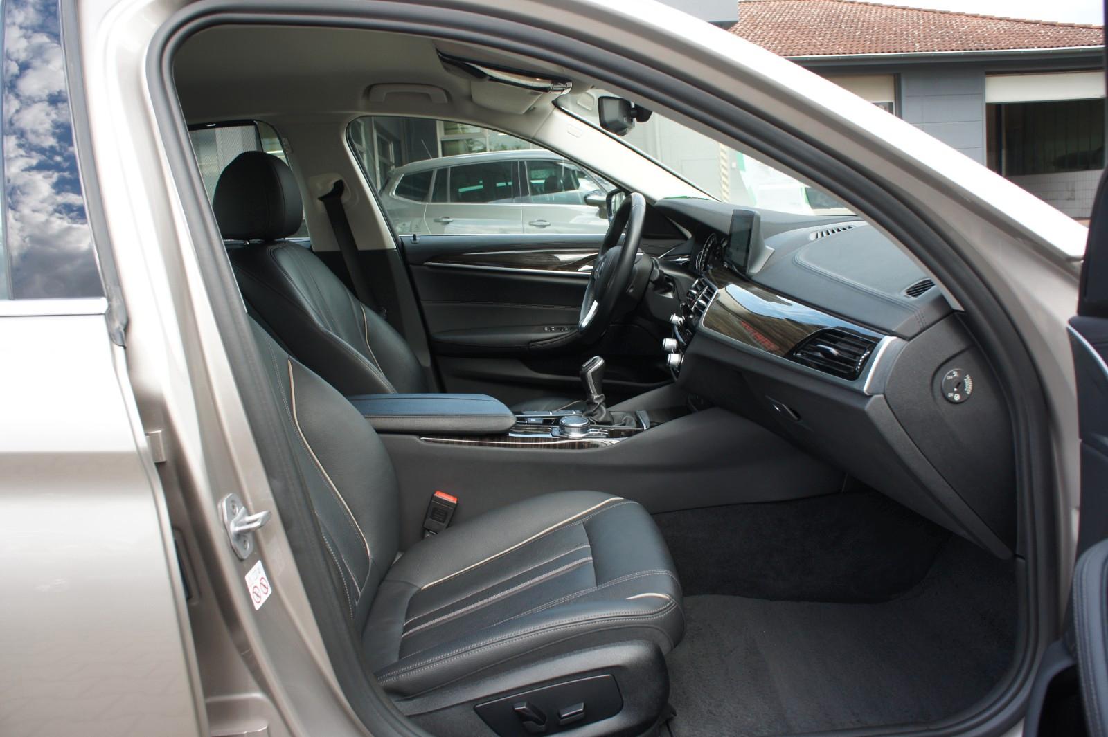BMW 520d Limousine Luxury-Line *LED*NAVI*KAMERA*AHK*