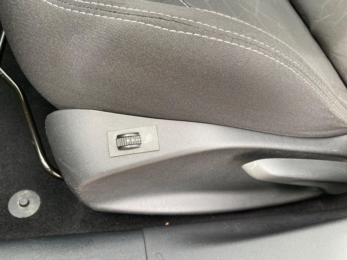 Peugeot 2008 1.2 PURETECH 82 ACTIVE KLIMA+SHZ+BLUETOOTH