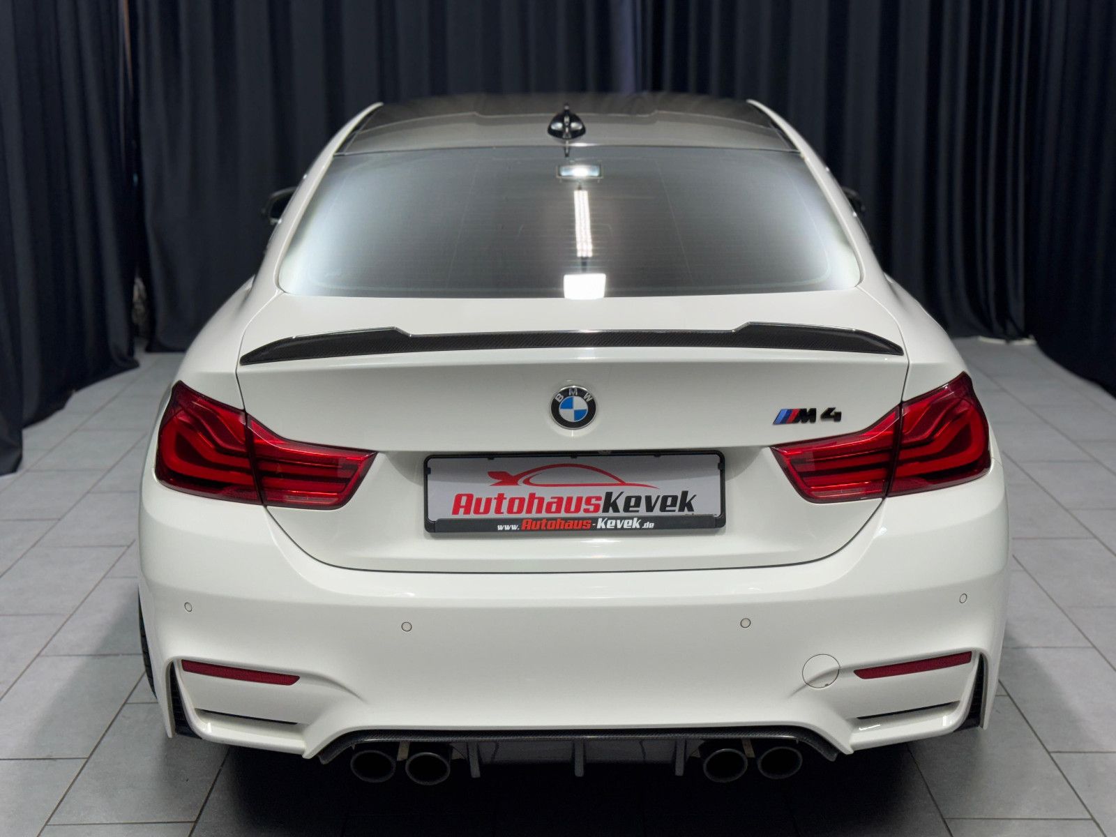 Fahrzeugabbildung BMW M4 Competition COUPE|H&K|HEAD-UP|360°|KARBON