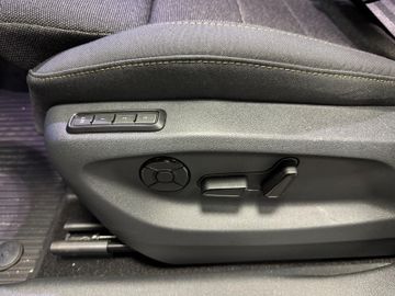 Fahrzeugverkauf 12 Skoda Kodiaq 1.5 TSI AHK 7-Sitze Matrix Navi