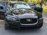 Jaguar XE 20d 180PS Portfolio Automatik Portfolio - Jaguar XE Portfolio mit Diesel-Antrieb