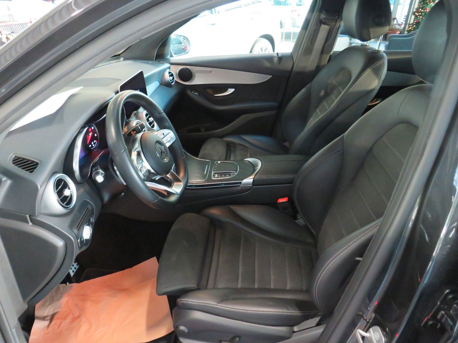 Fahrzeugabbildung Mercedes-Benz GLC 220 d 4M*AMG*AHK*Distronic*CAM*LED