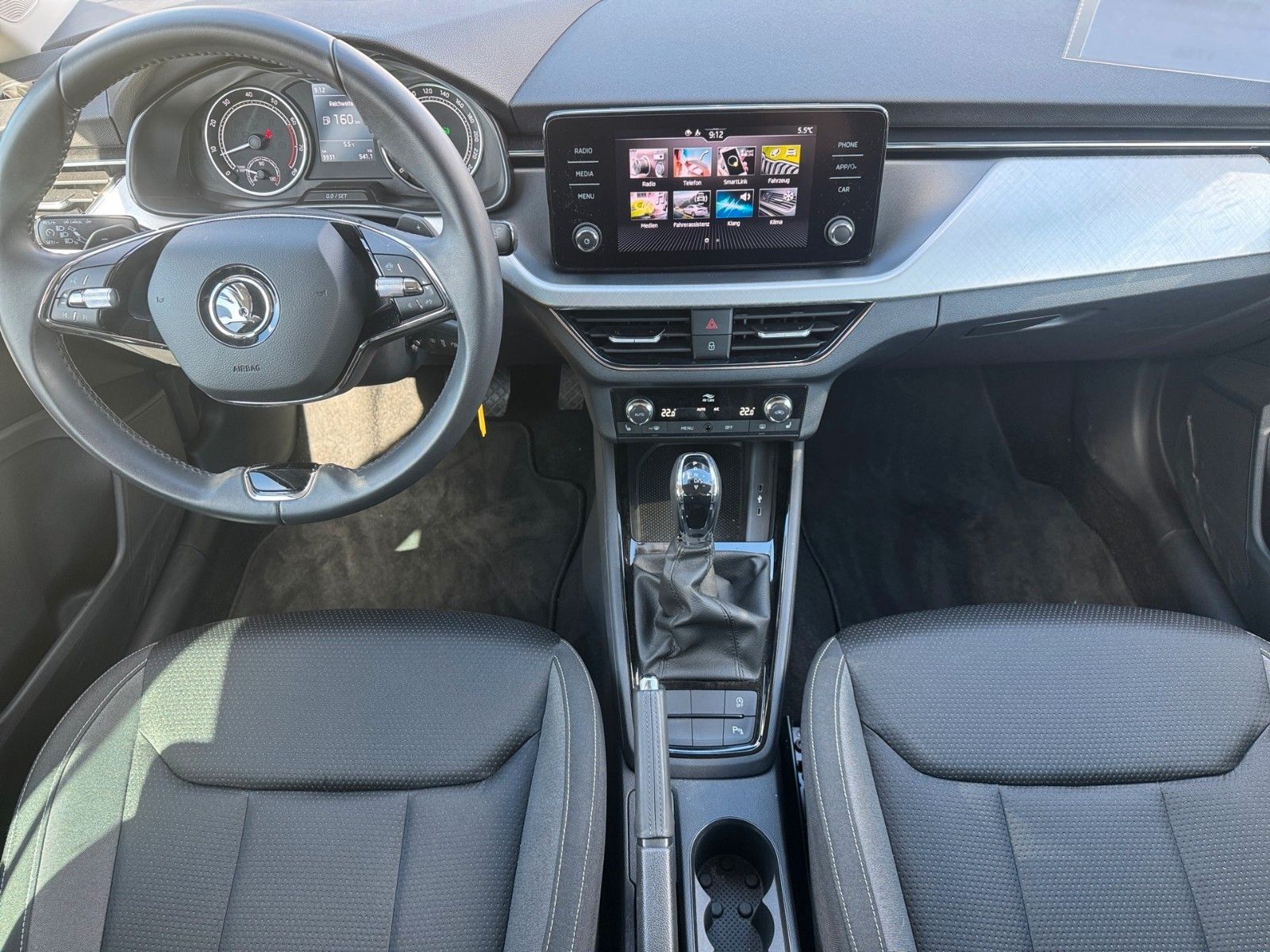 Fahrzeugabbildung SKODA Kamiq Ambition Tour 1.5 TSI