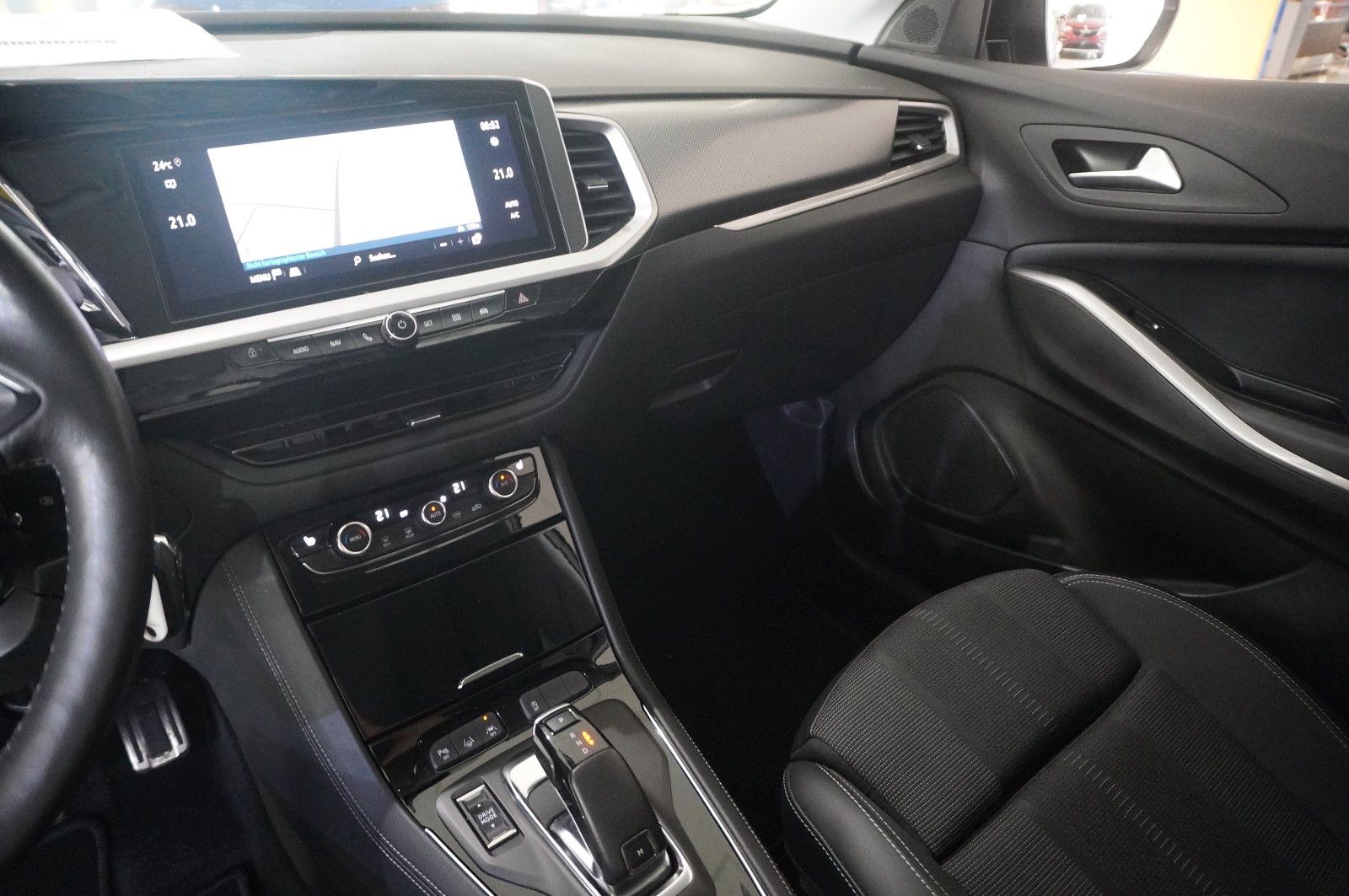 Fahrzeugabbildung Opel Grandland (X) 1.5D ELEGACE NAVI/LED/KAMERA/AHK