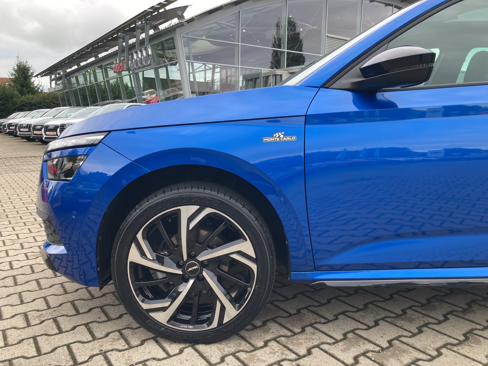 Fahrzeugabbildung SKODA Kamiq TSI Monte Carlo DSG Navi AID ACC RFK Pano