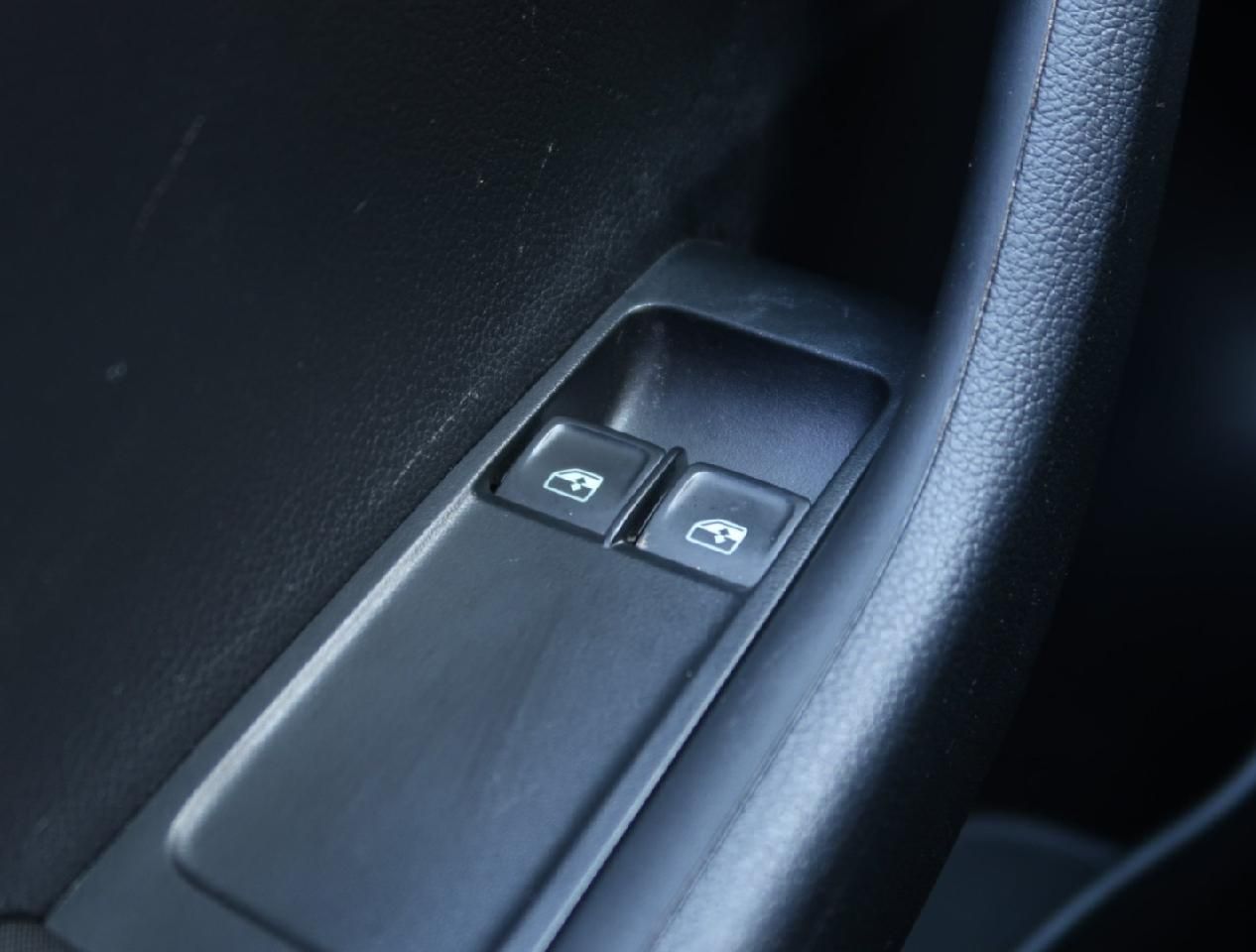 Fahrzeugabbildung SKODA Fabia Combi 1.0 TSI Active - AHZV, Klima, NS