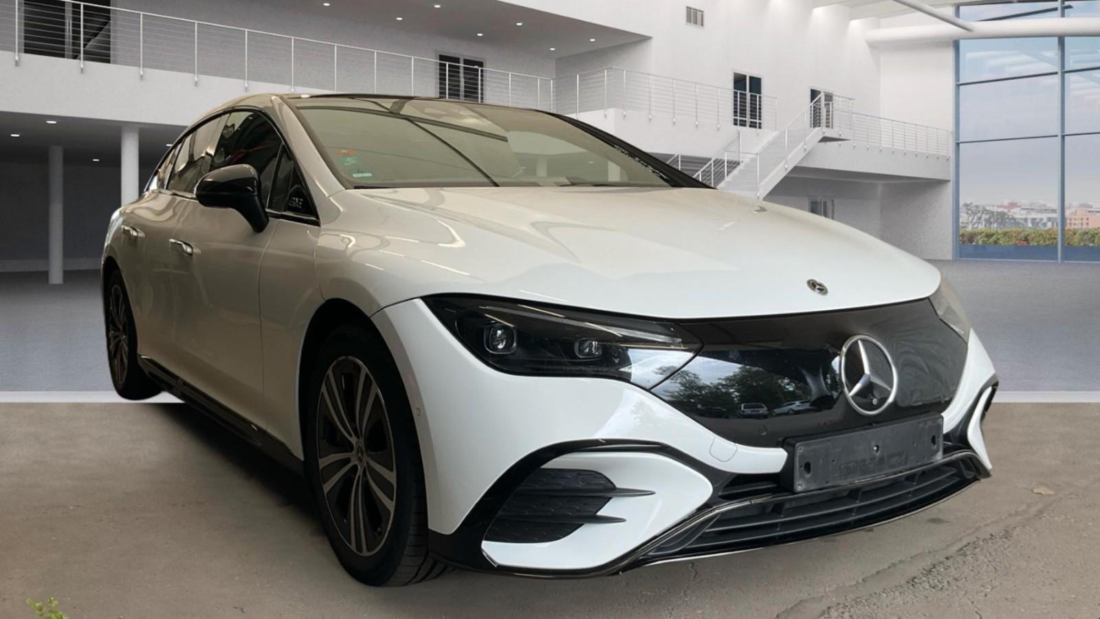 Mercedes-Benz EQE 300 AMG Line Exterieur& Interieur SOH 95%