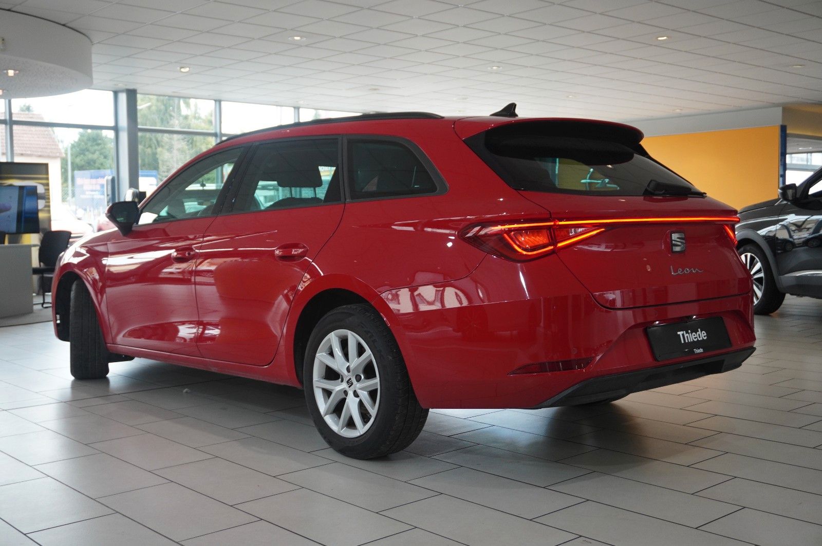 Fahrzeugabbildung SEAT Leon ST 2.0 TSI STYLE NAVI/LED/KAMERA/VIRT./DAB+