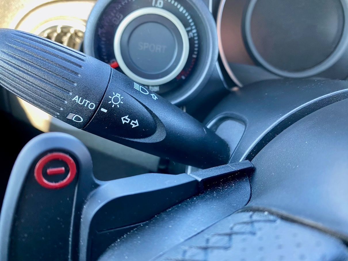 Fahrzeugabbildung Abarth 695 AAC NAVI BI-XENON BEATS MTA PAKET