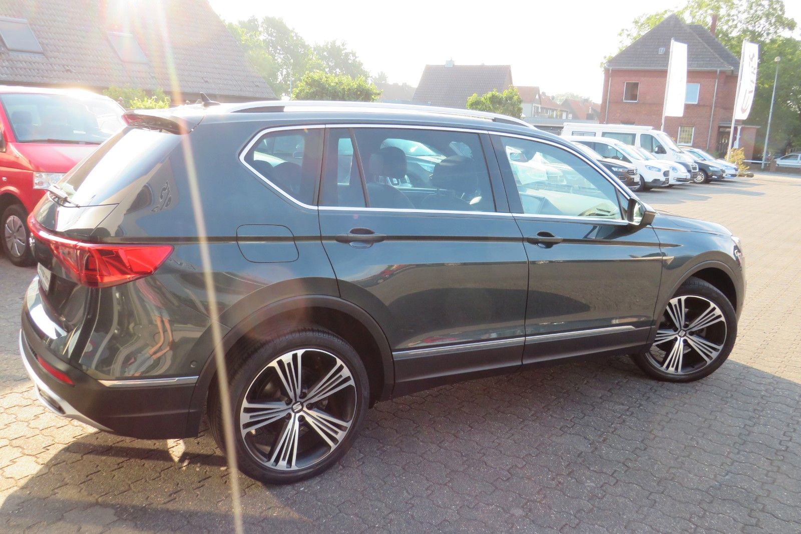 Fahrzeugabbildung SEAT Tarraco Xcellence PANO 7S ACC NAVI LEDER  LED