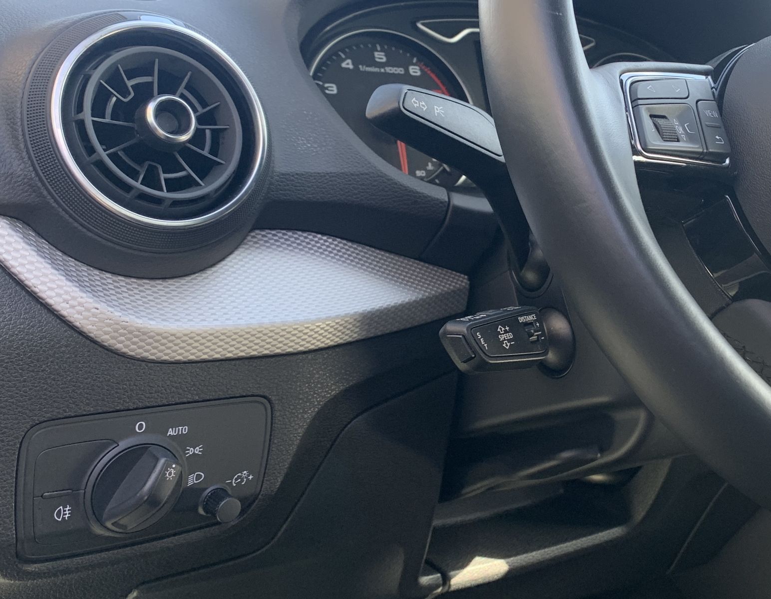 Fahrzeugabbildung Audi Q2 1.5 TFSI*Cam*Navi*LED*Klima*Assistenzpaket*