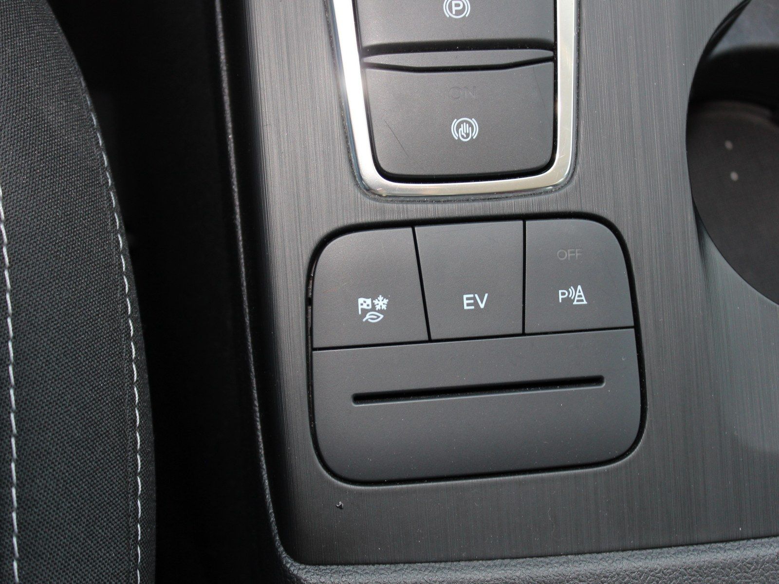 Fahrzeugabbildung Ford Kuga Plug-In Hybrid Cool & Connect 2,5 Duratec