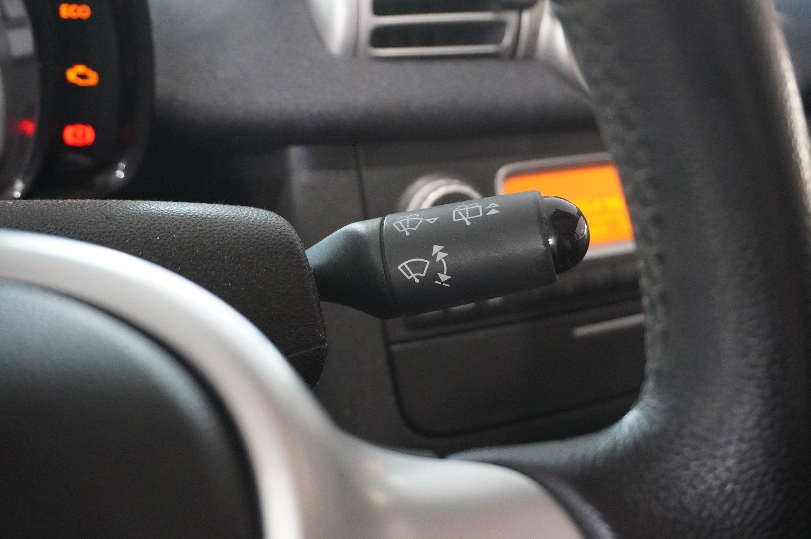 Fahrzeugabbildung Smart ForTwo 1.0 COUPE PASSION AUTOM. KLIMA/PANO/RADIO