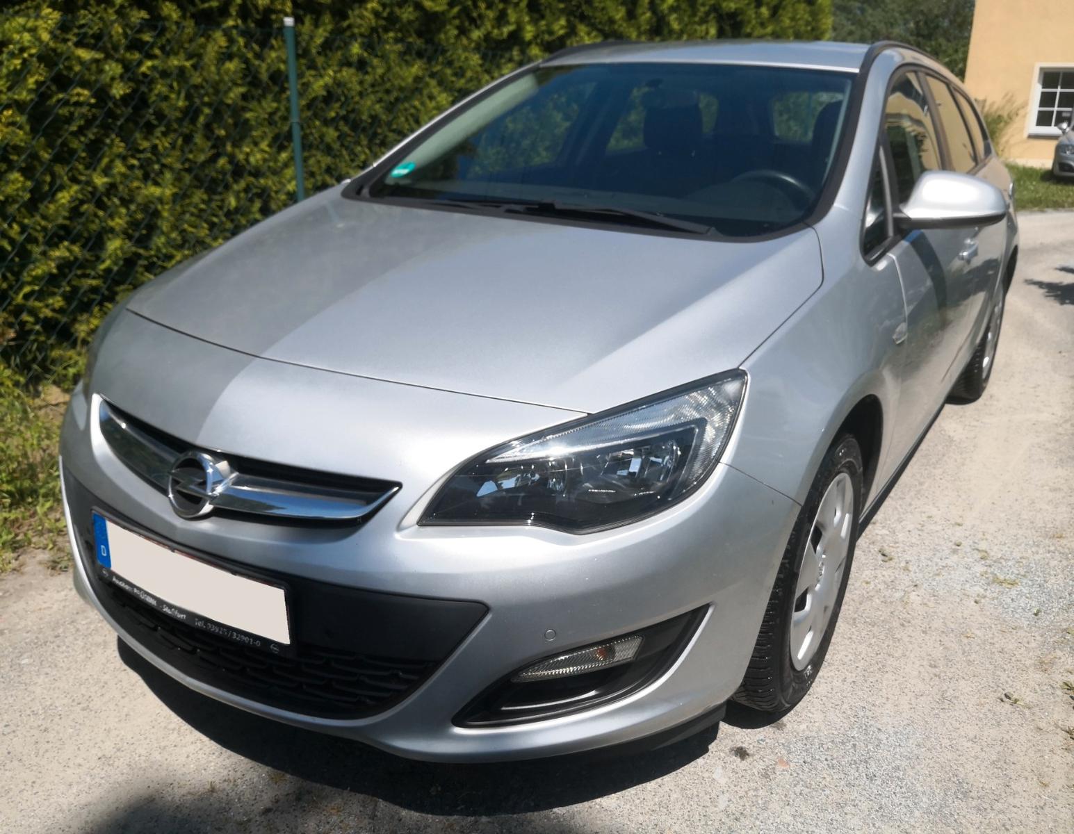 Opel Astra J 1.4 Sports Tourer Edition*Shzg.*Navi*AHK