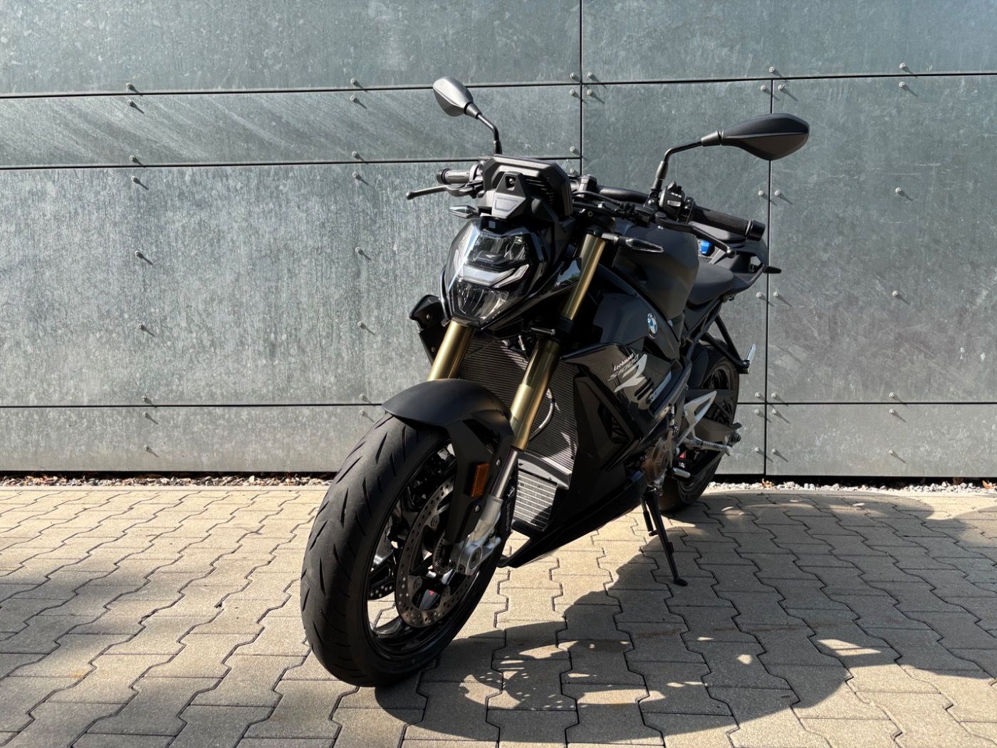 Fahrzeugabbildung BMW S 1000 R Komfortpaket, Dynamikpaket