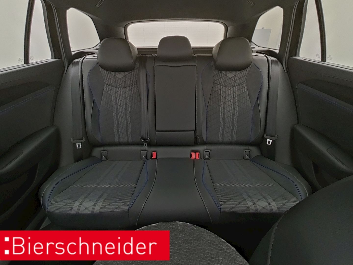 Volkswagen Passat Variant - Bild 17