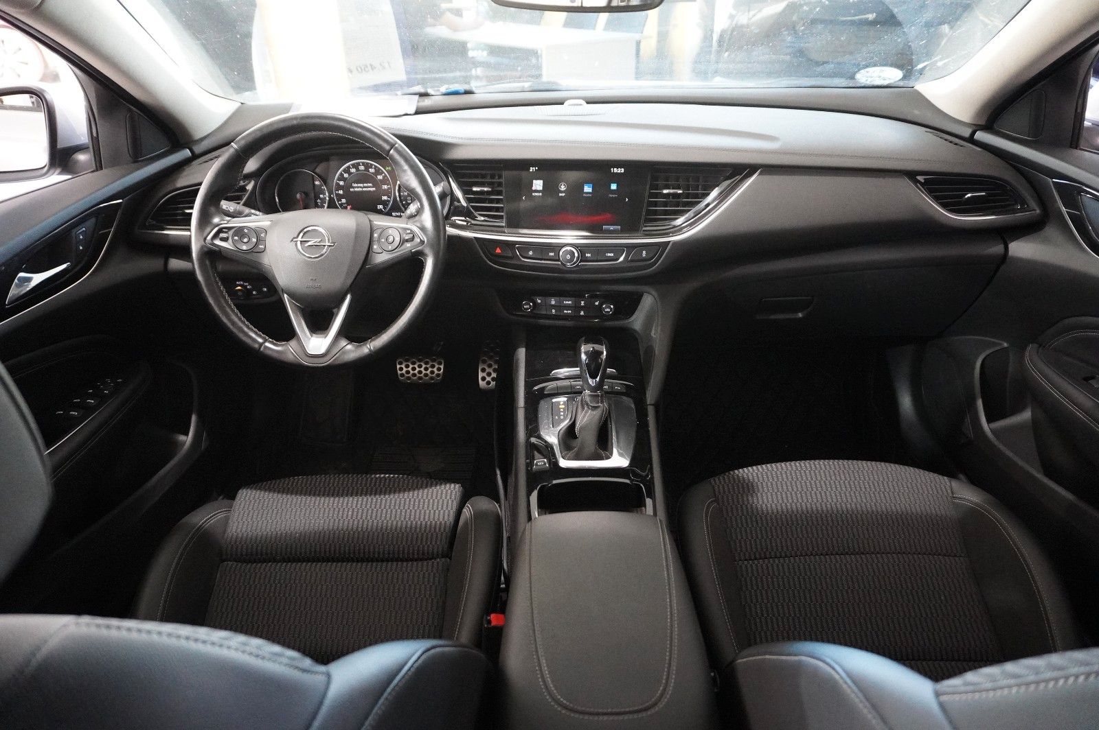Fahrzeugabbildung Opel Insignia B ST 1.5T DYNAMIC NAVI/MATRIX/KAMERA/SH