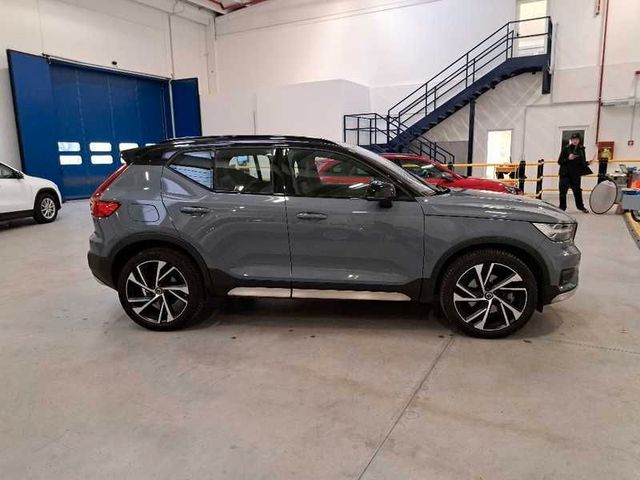 Volvo VOLVO XC40 D4 AWD Geartronic R-Design