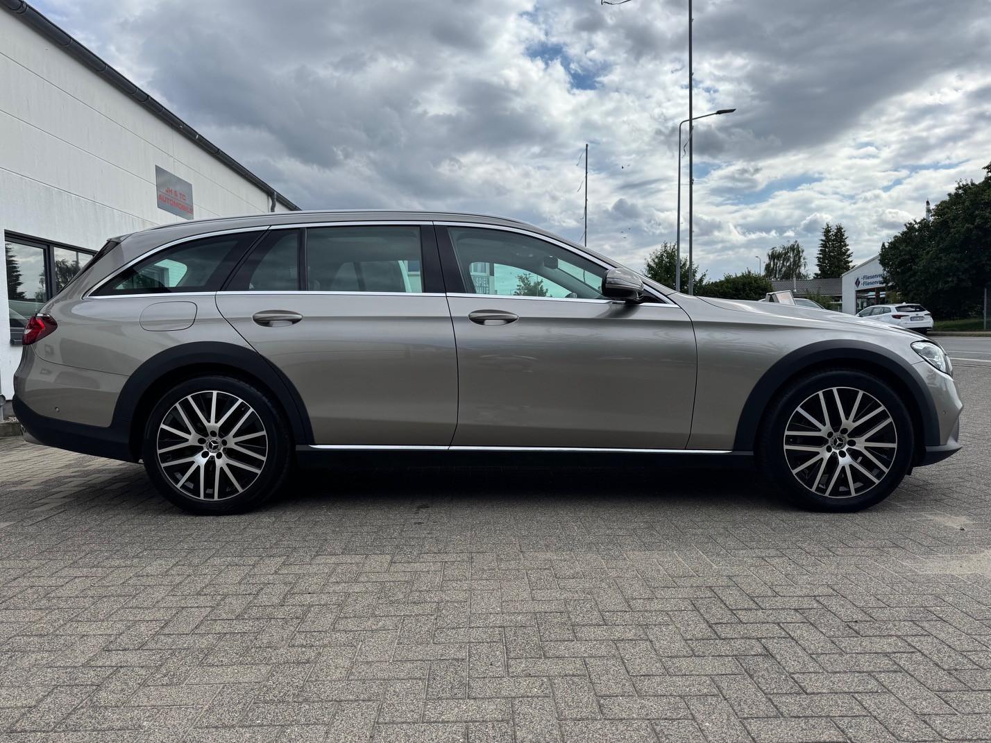 Mercedes-Benz E 220 d 4Matic All-Terrain/Avantg/Panorama/Distr