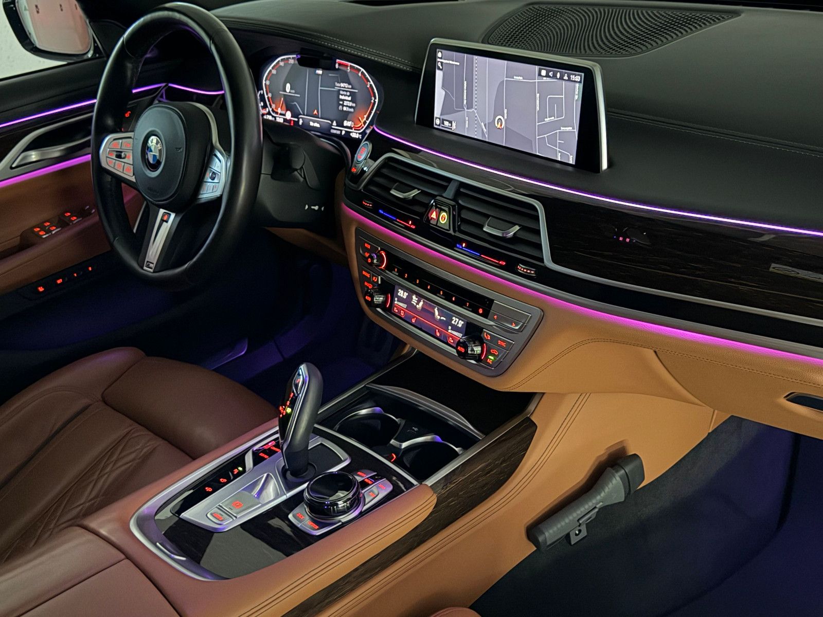 Fahrzeugabbildung BMW 740 d xDrive M SPORT/LASER/HuD/ACC/AHK/LIVE PLUS