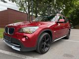 BMW X1 20 d xDrive AUT PDC SitzH  AHK - BMW X1: Rot
