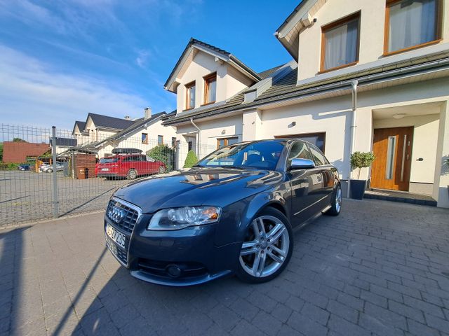 Audi S4 4.2 quattro tiptronic -