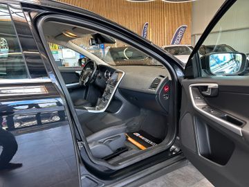 Volvo XC60 Momentum AWD *Xenon*Leder*
