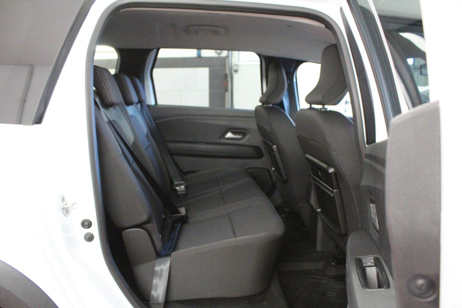 Fahrzeugabbildung Dacia Jogger Hybrid 155 Extreme 5-Sitzer MY 2026