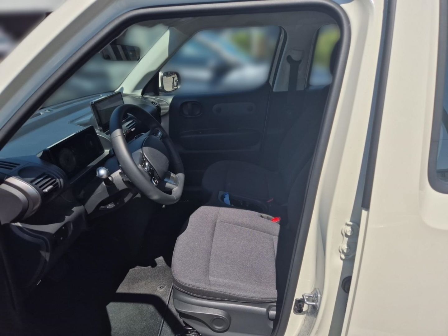Fahrzeugabbildung Hyundai INSTER Elektro 71 kW FWD Select Navi ACC Apple C
