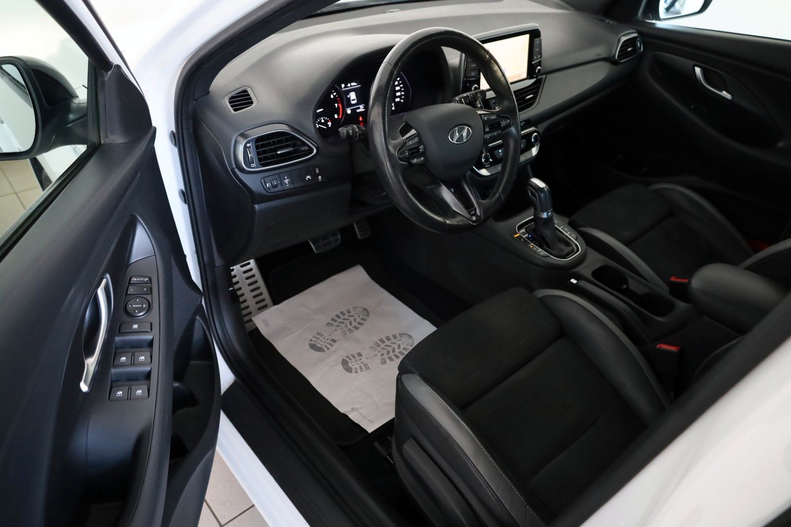 Fahrzeugabbildung Hyundai i30 N Line T.Leder,Navi,LED,Panorama,Apple CarP.