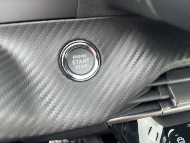 Foto Nummer 17: PEUGEOT 2008