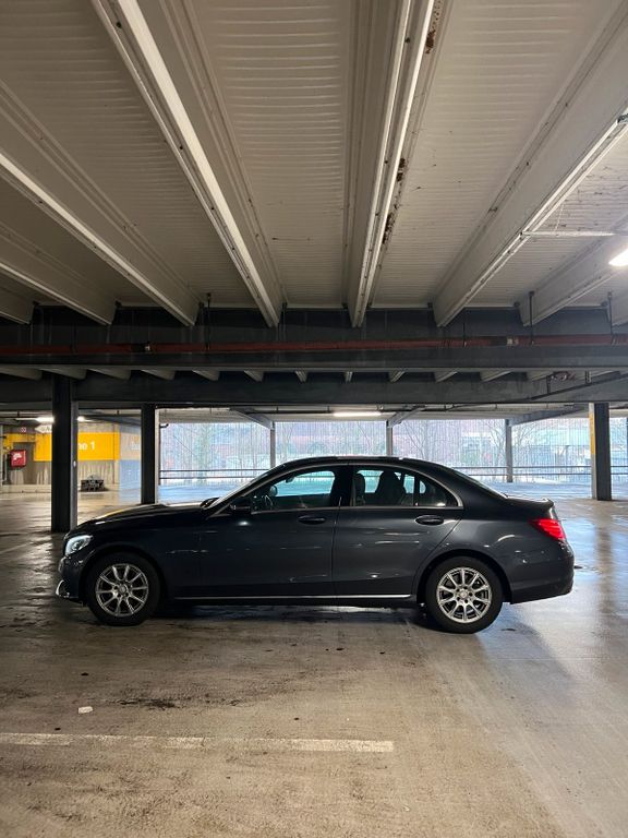 Image of Mercedes-Benz C 200