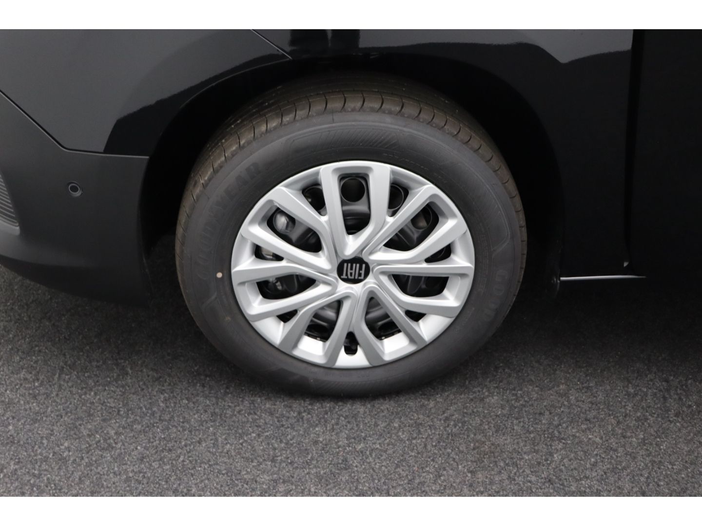 Fahrzeugabbildung Fiat Doblo Kombi L2 1.5 Diesel 96 kW Navigation