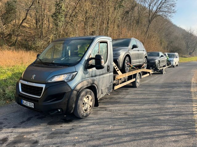 Peugeot Boxer mit 3t Anhänger