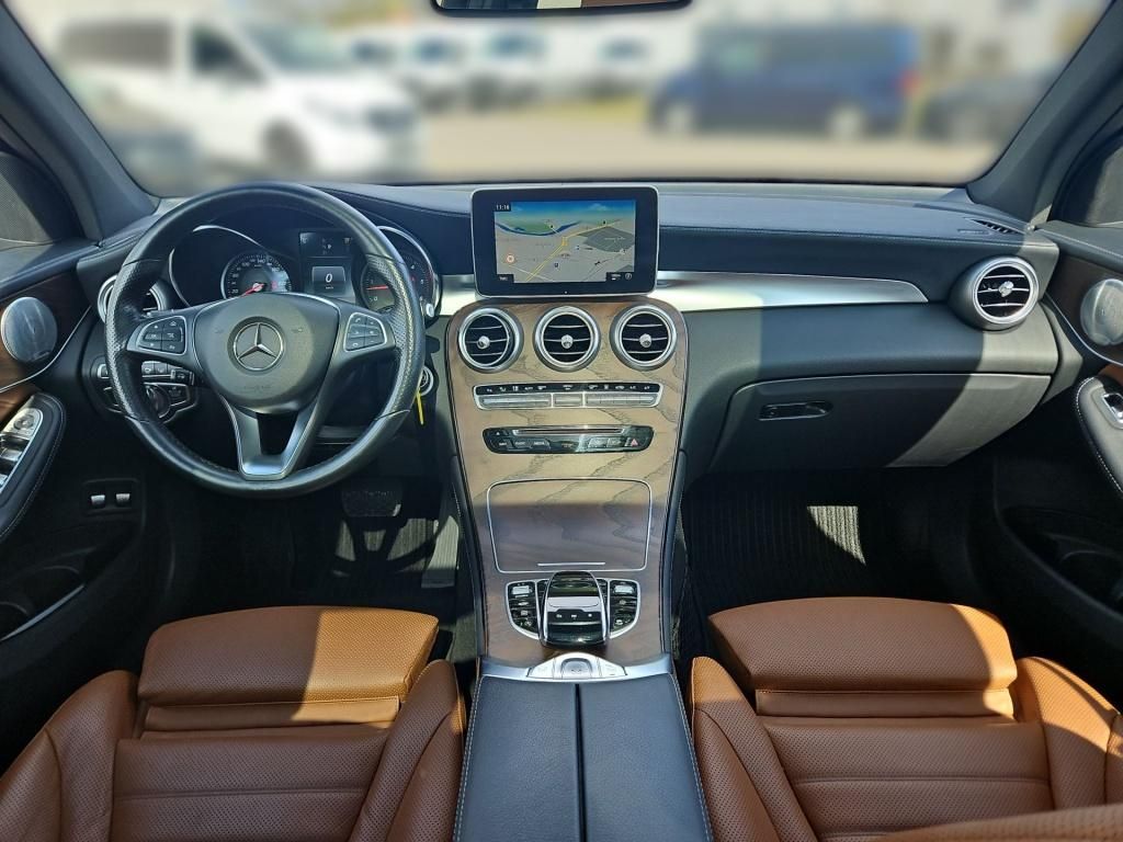 Fahrzeugabbildung Mercedes-Benz GLC 350 d 4M AMG AHK Pano HUD Sitzklima Airm.