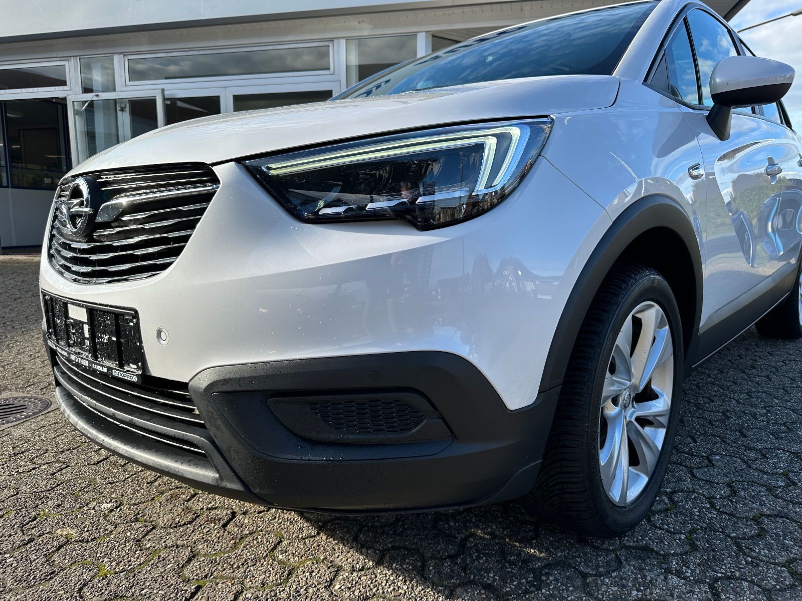 Fahrzeugabbildung Opel Crossland 1.6 D Edition AHK/Pano/LED/Keyless/GRA