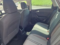 Fahrzeugabbildung Seat Leon ST Style Navi LED PDC Tempo Virtual DAB