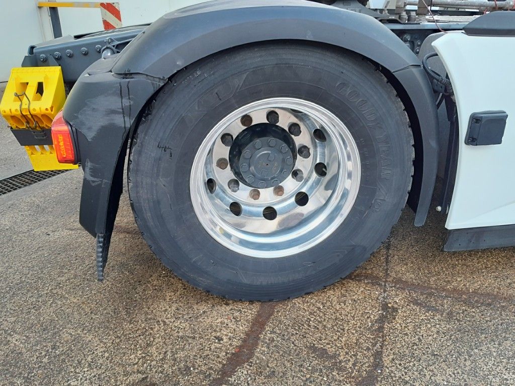 Fahrzeugabbildung DAF FT XG+ 530