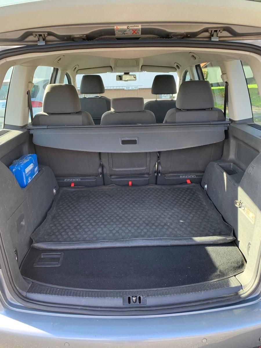 Volkswagen Touran 2009 — engine 105 HP (77kW)