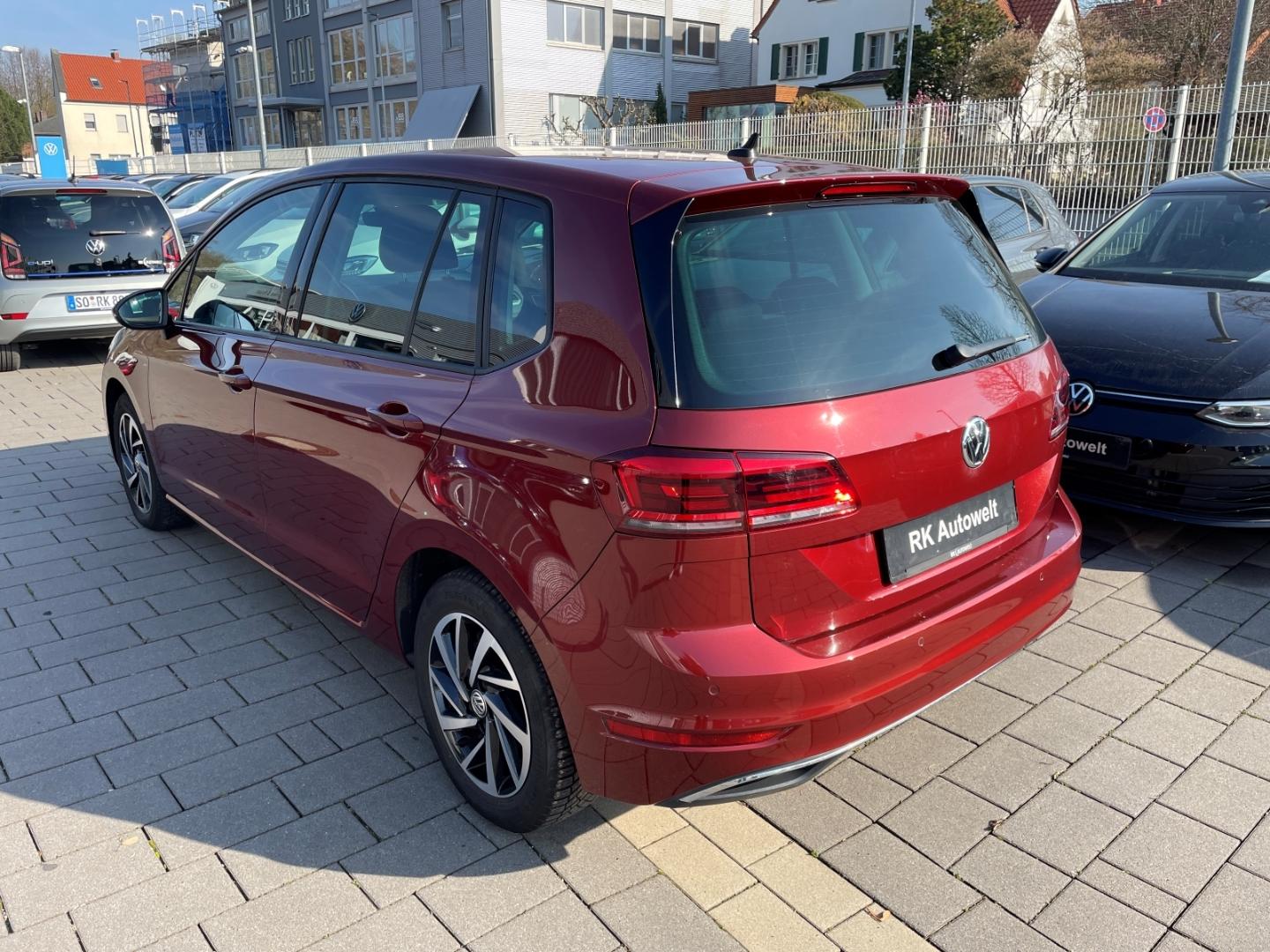 Volkswagen Golf Sportsvan VII Join AHK-klappbar Navi Sounds