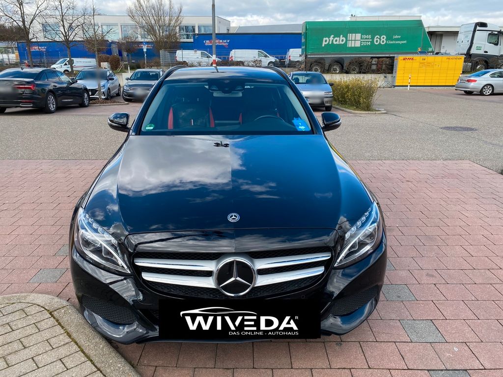 MERCEDES-BENZ C 220
