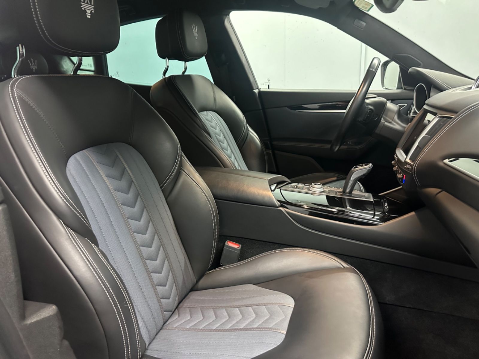 Fahrzeugabbildung Maserati Levante S Q4 GRANLUSSO*AHK*PANO*WINTER*SOFTCLOSE