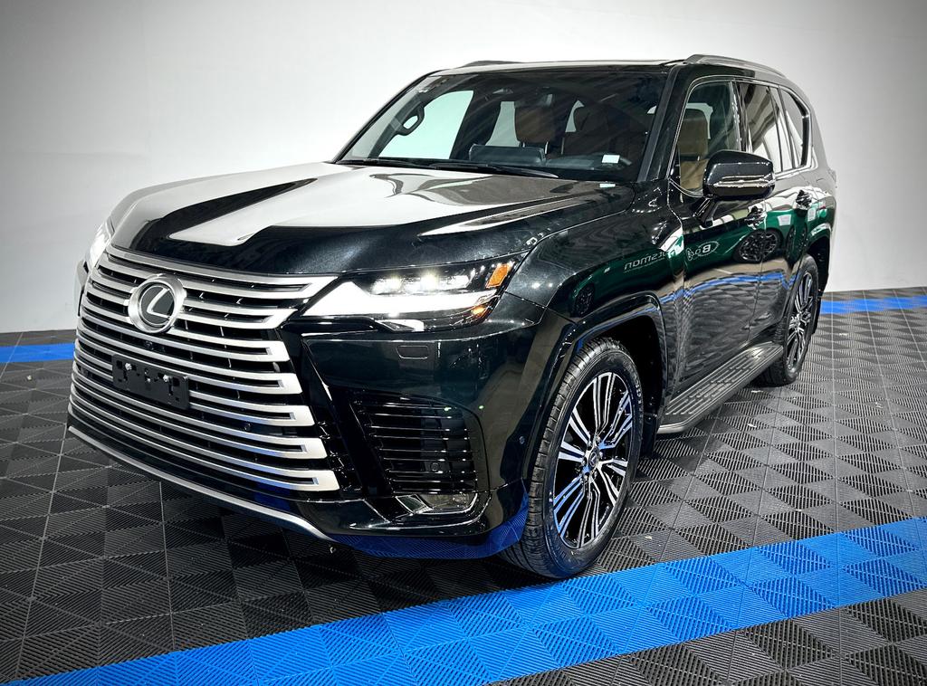 Lexus LX 700