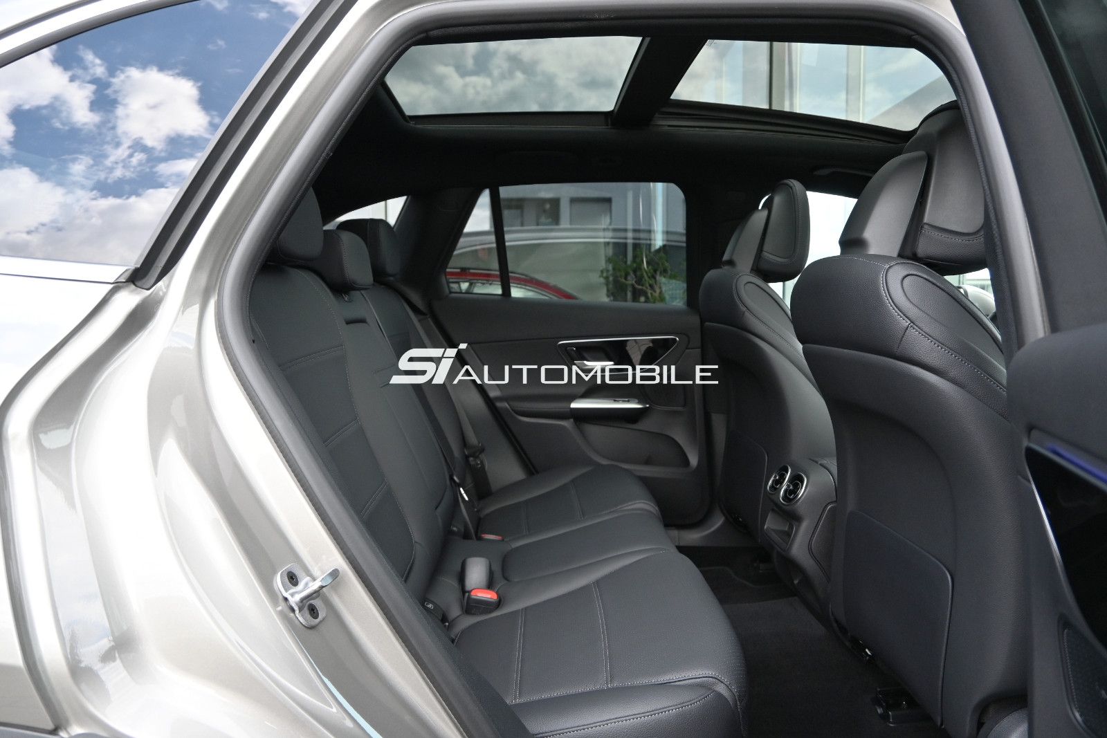 Fahrzeugabbildung Mercedes-Benz GLC 220 d 4MAT. Avantgarde °DISTRONIC°PANORAMA°