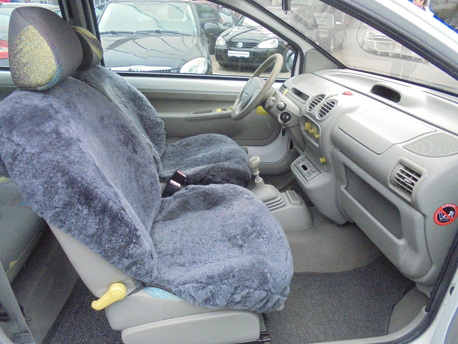 Fahrzeugabbildung Renault Twingo Initiale 1.2 Klima/Faldach