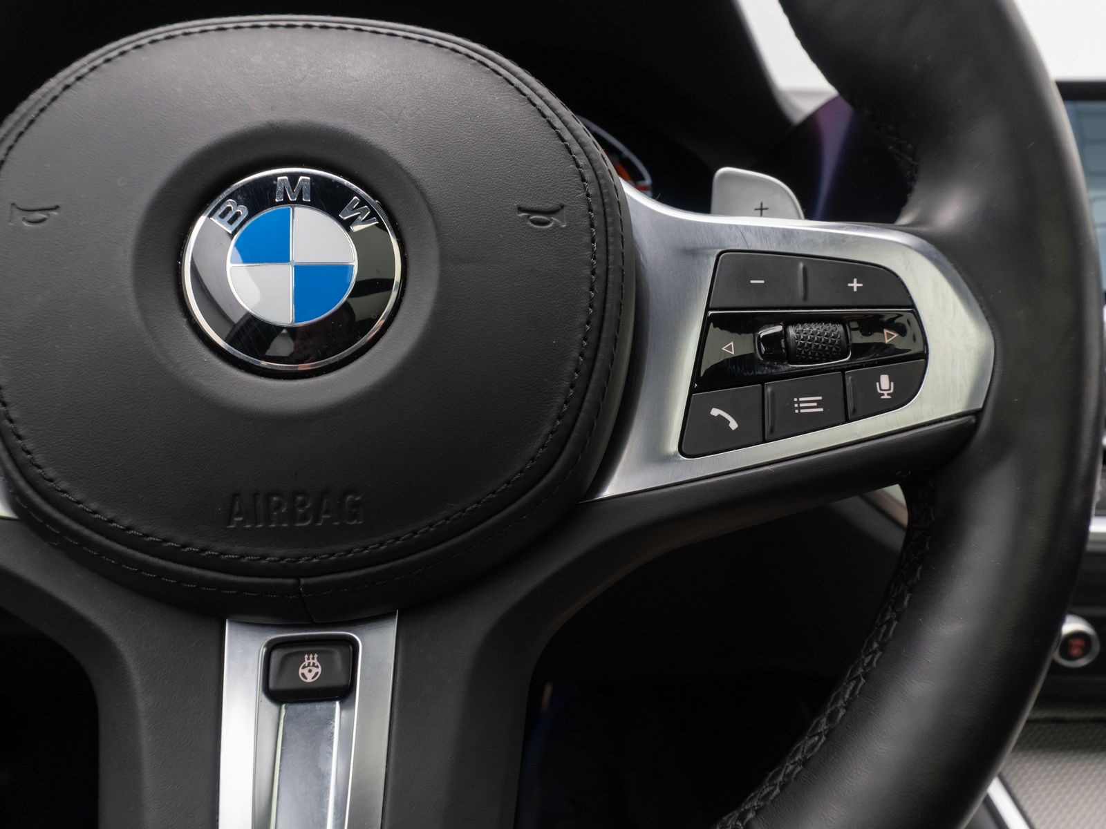Fahrzeugabbildung BMW 320d xD M Sport HUD HiFi DAB Individual Panorama