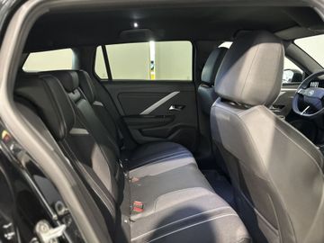 Fotografie 7 des Opel Astra Sports Tourer 1.5 D Automatik GS