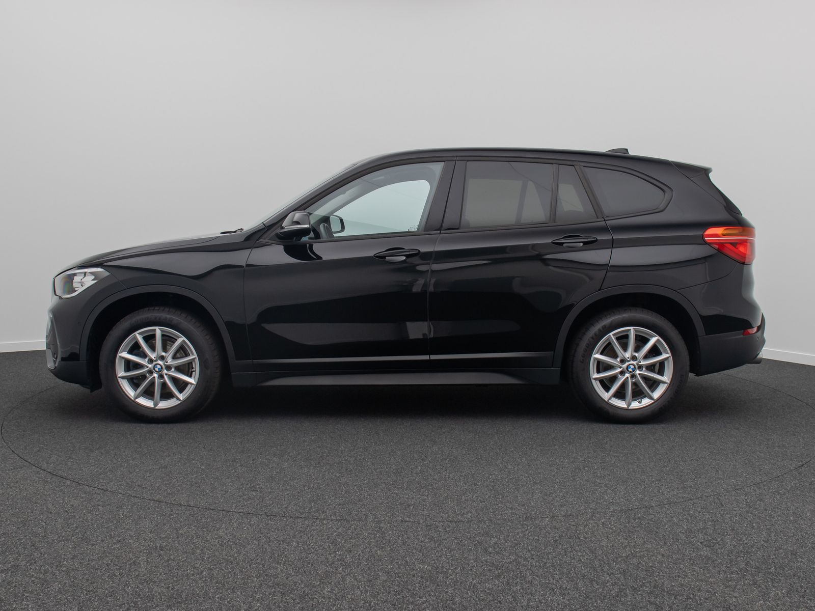 Fahrzeugabbildung BMW X1 sD18i Panorama Kamera DAB Navi Komfort Leder